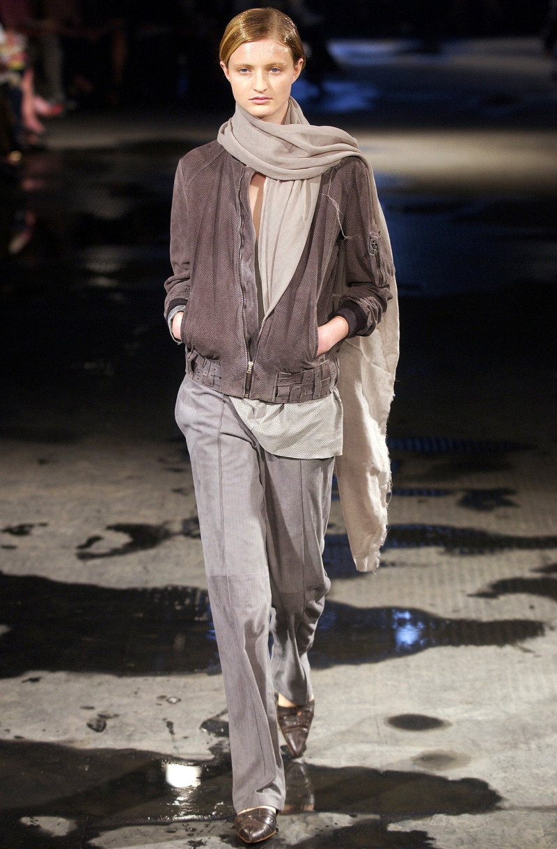 Ruffo Research fashion show for Spring/Summer 2003