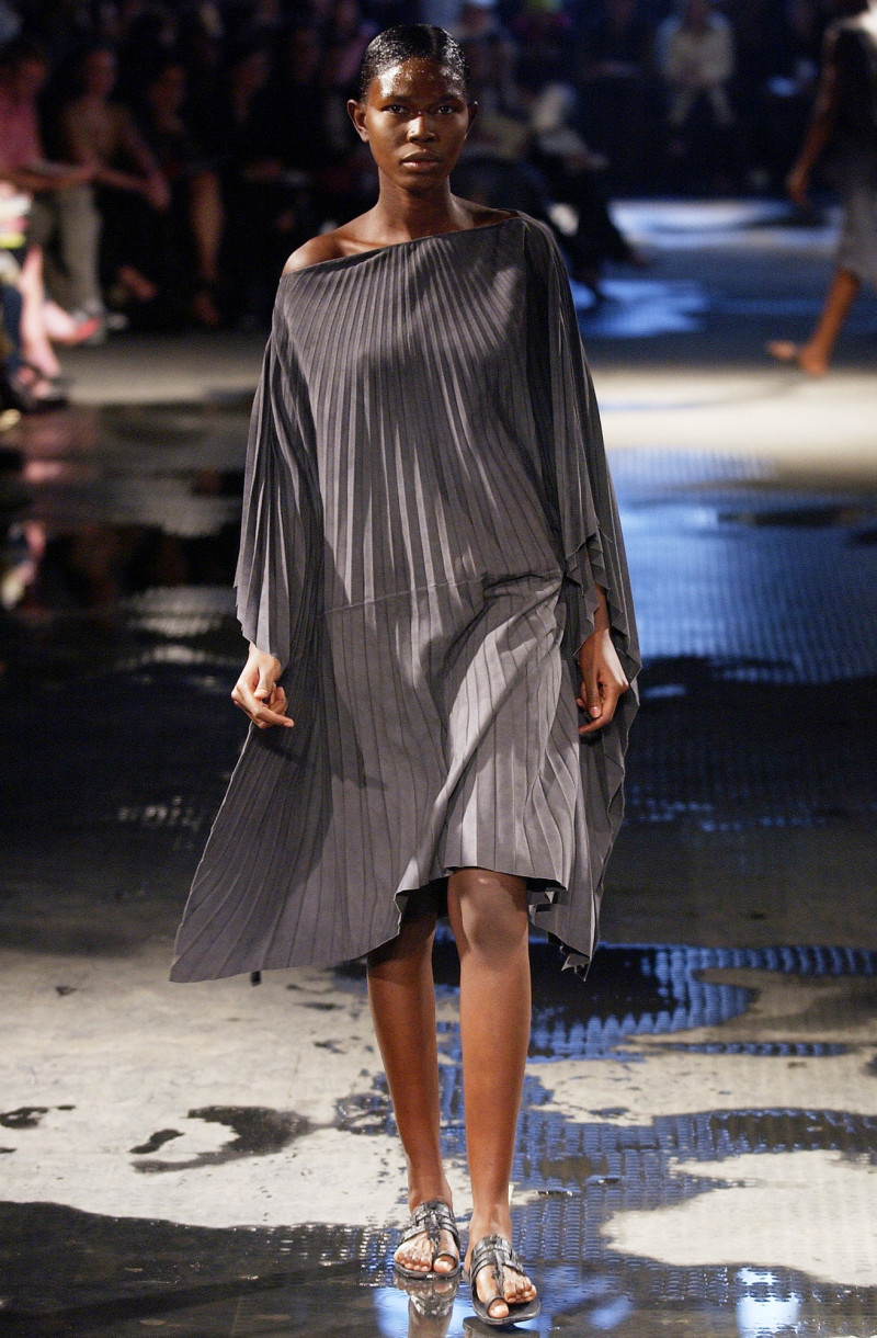 Ruffo Research fashion show for Spring/Summer 2003