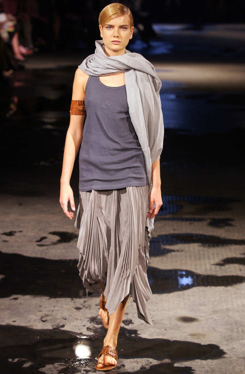 Ruffo Research fashion show for Spring/Summer 2003
