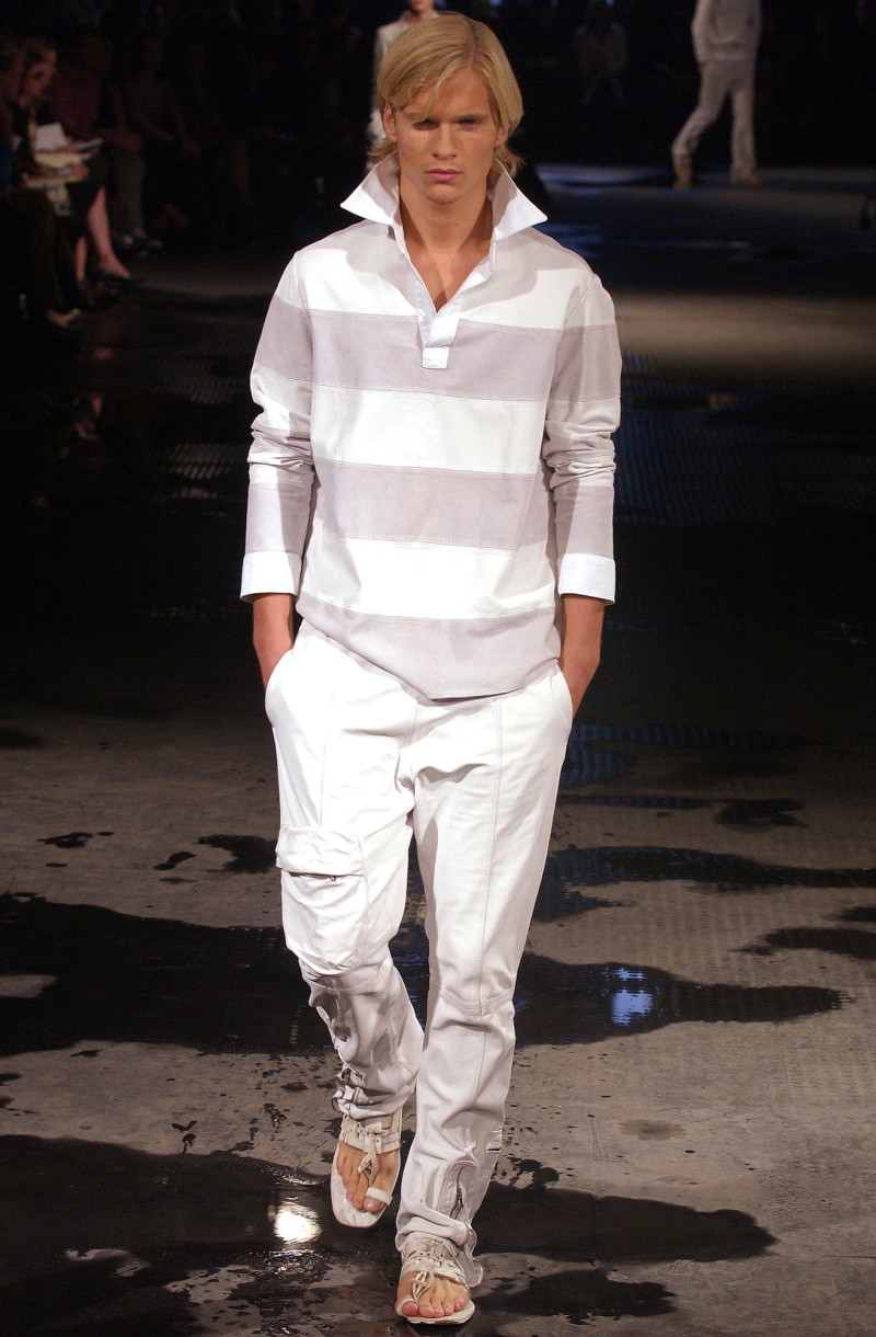 Ruffo Research fashion show for Spring/Summer 2003