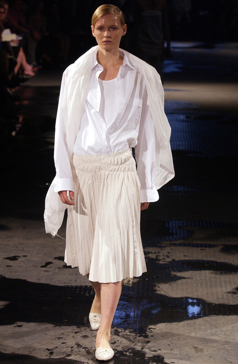 Ruffo Research fashion show for Spring/Summer 2003