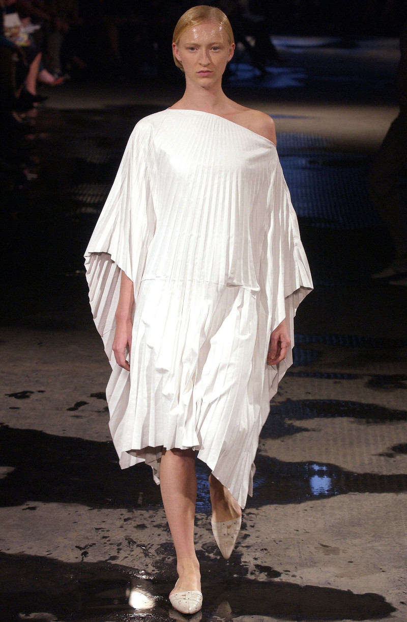 Ruffo Research fashion show for Spring/Summer 2003