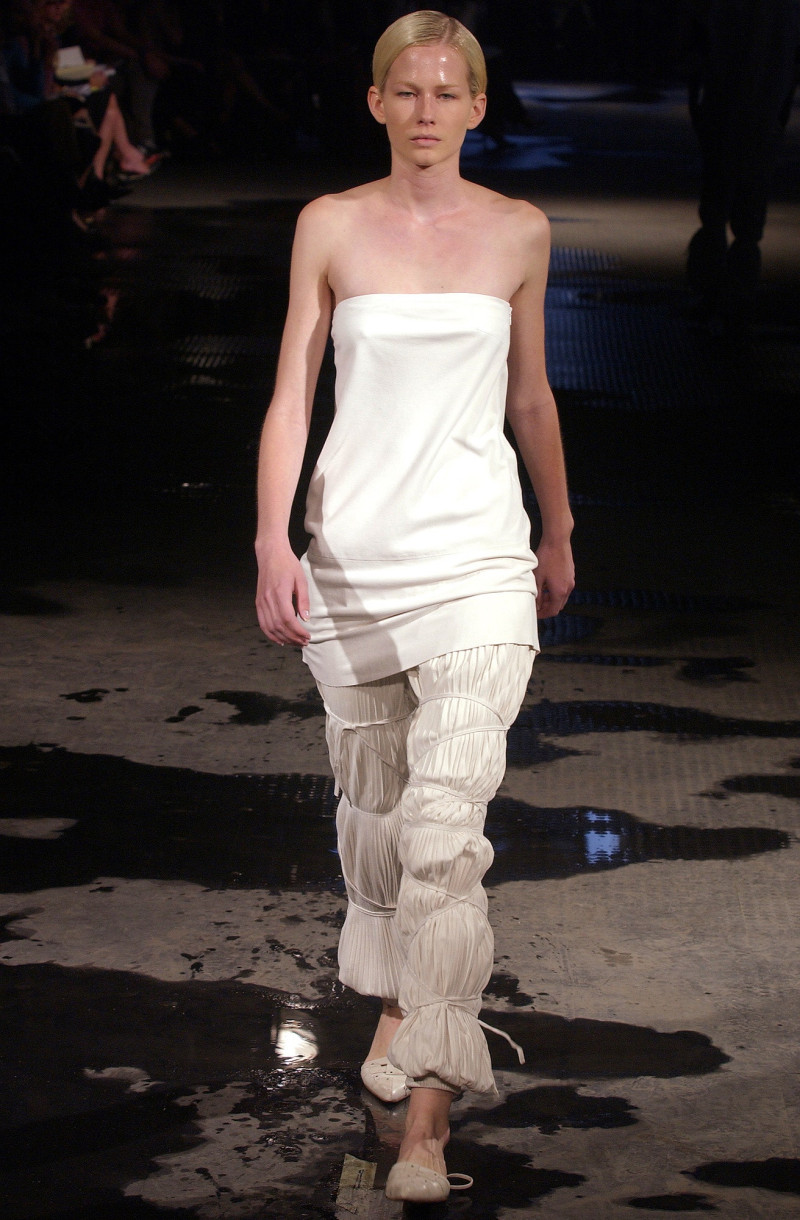 Ruffo Research fashion show for Spring/Summer 2003