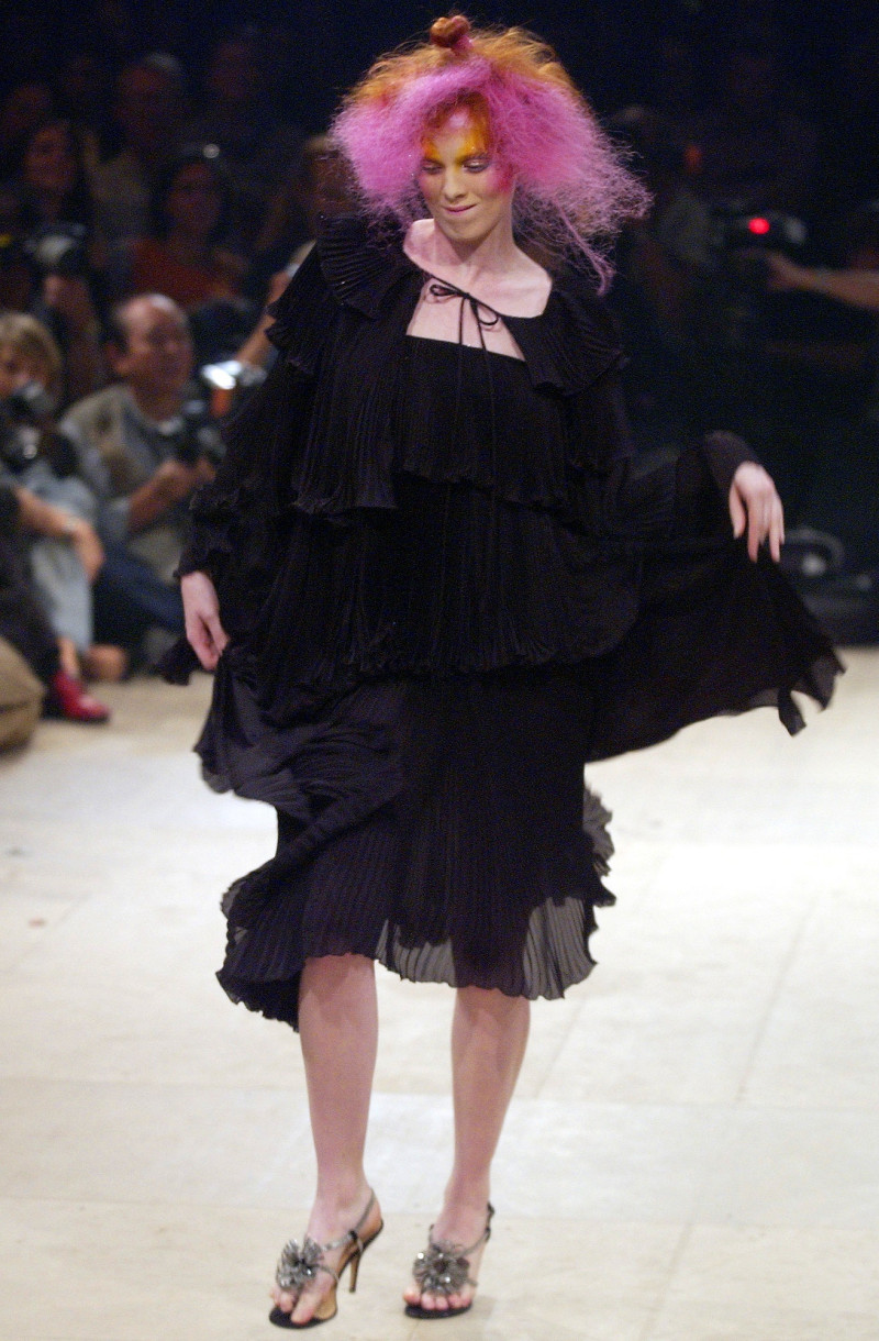 Viktor & Rolf fashion show for Spring/Summer 2003