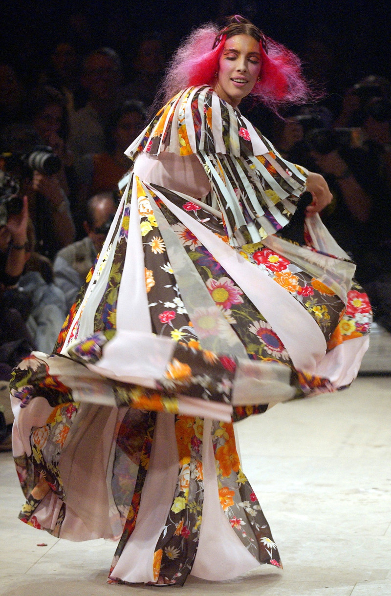 Viktor & Rolf fashion show for Spring/Summer 2003