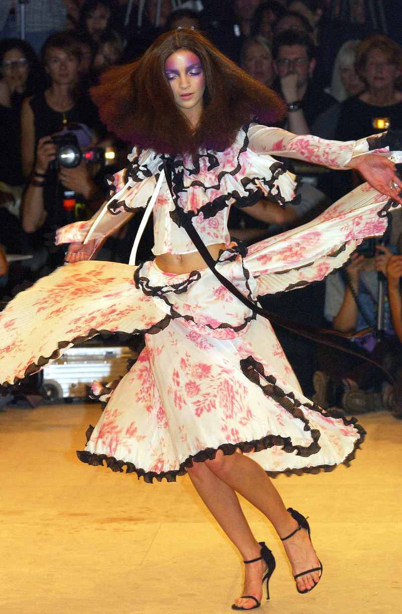 Viktor & Rolf fashion show for Spring/Summer 2003