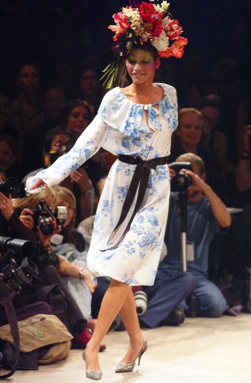 Viktor & Rolf fashion show for Spring/Summer 2003