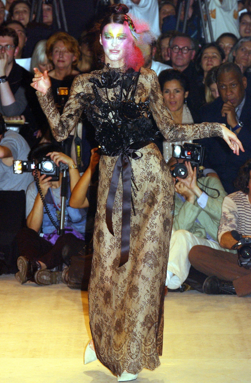 Viktor & Rolf fashion show for Spring/Summer 2003