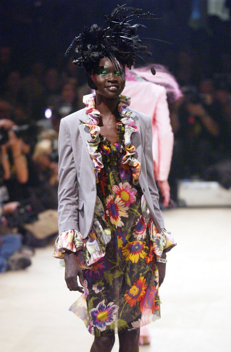 Viktor & Rolf fashion show for Spring/Summer 2003