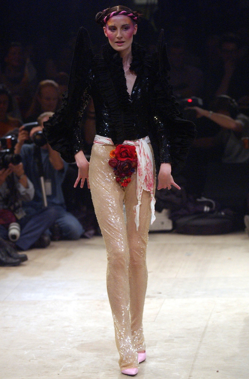 Viktor & Rolf fashion show for Spring/Summer 2003