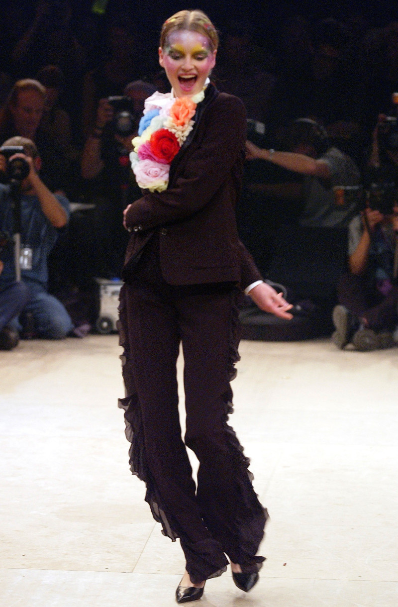 Viktor & Rolf fashion show for Spring/Summer 2003
