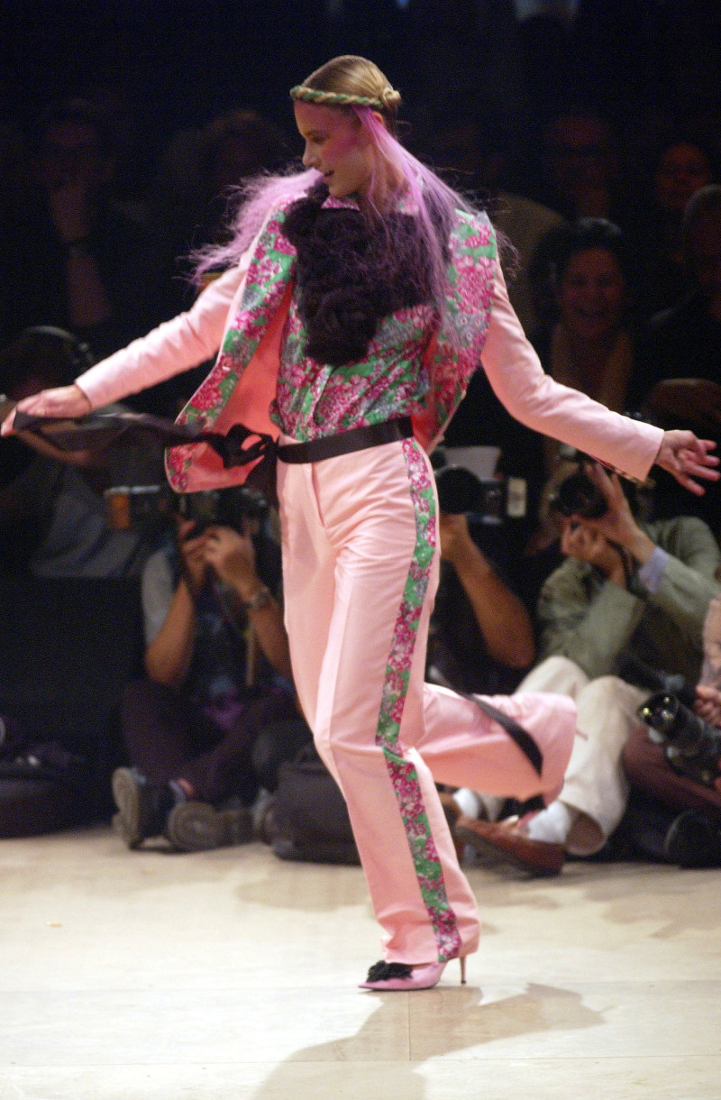 Viktor & Rolf fashion show for Spring/Summer 2003