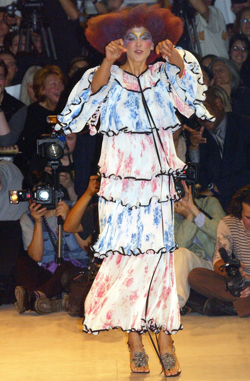 Viktor & Rolf fashion show for Spring/Summer 2003