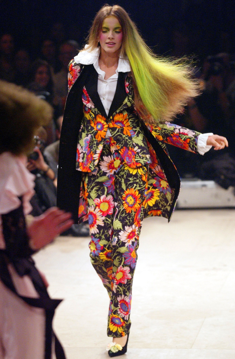 Viktor & Rolf fashion show for Spring/Summer 2003