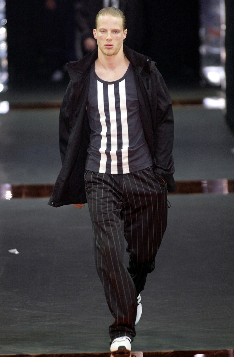 Y-3 fashion show for Spring/Summer 2003