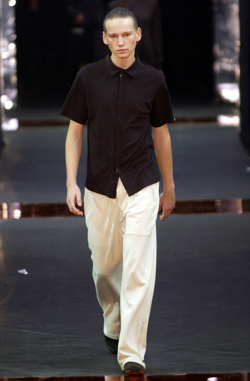 Y-3 fashion show for Spring/Summer 2003