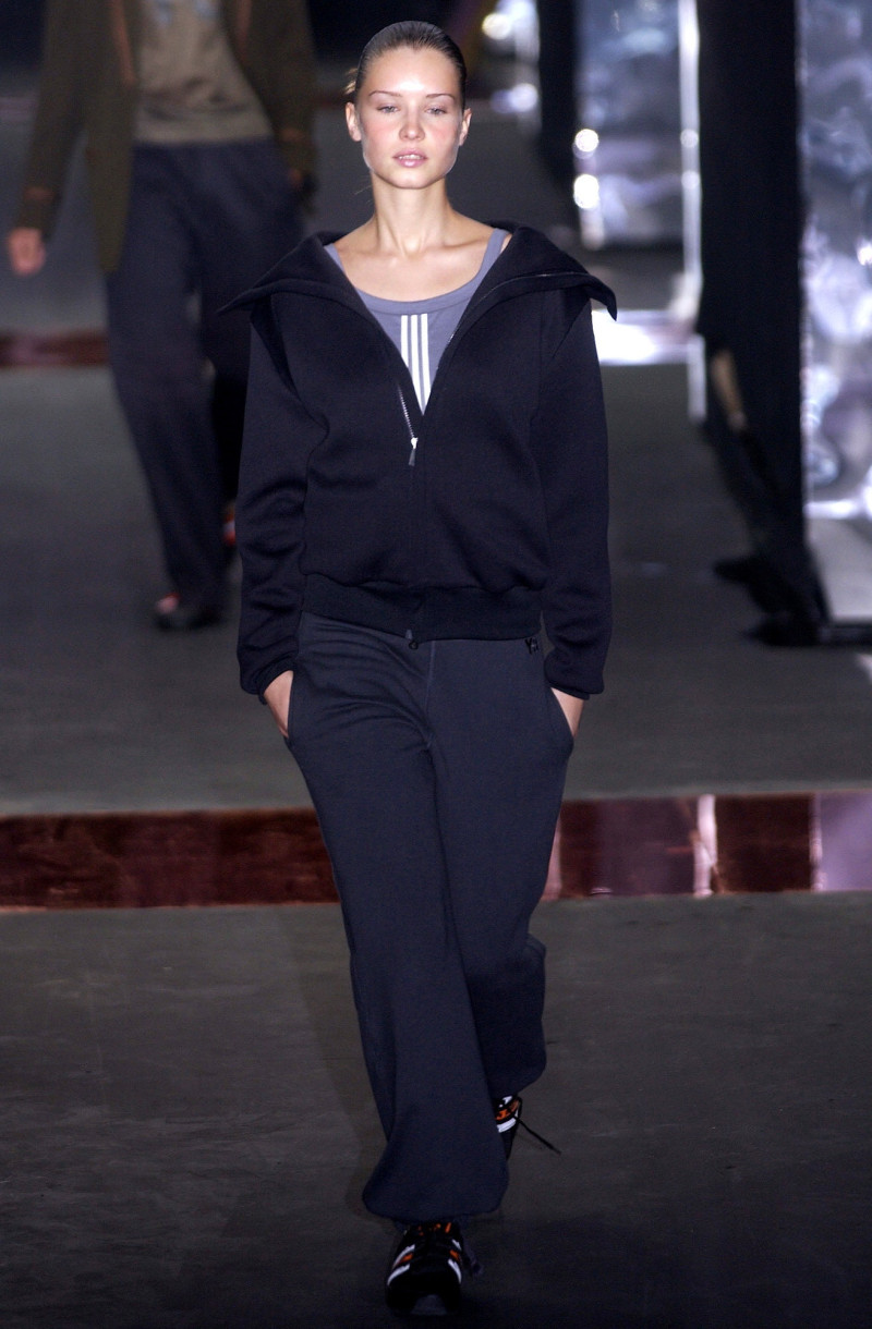 Y-3 fashion show for Spring/Summer 2003