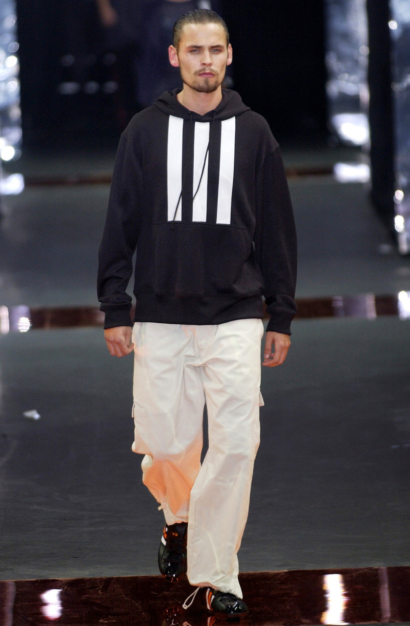 Y-3 fashion show for Spring/Summer 2003