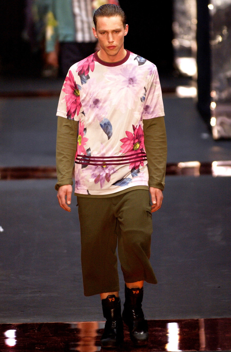 Y-3 fashion show for Spring/Summer 2003