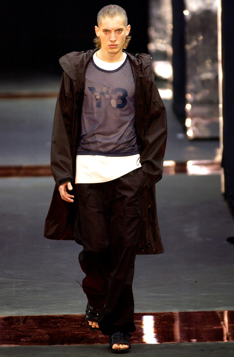 Y-3 fashion show for Spring/Summer 2003