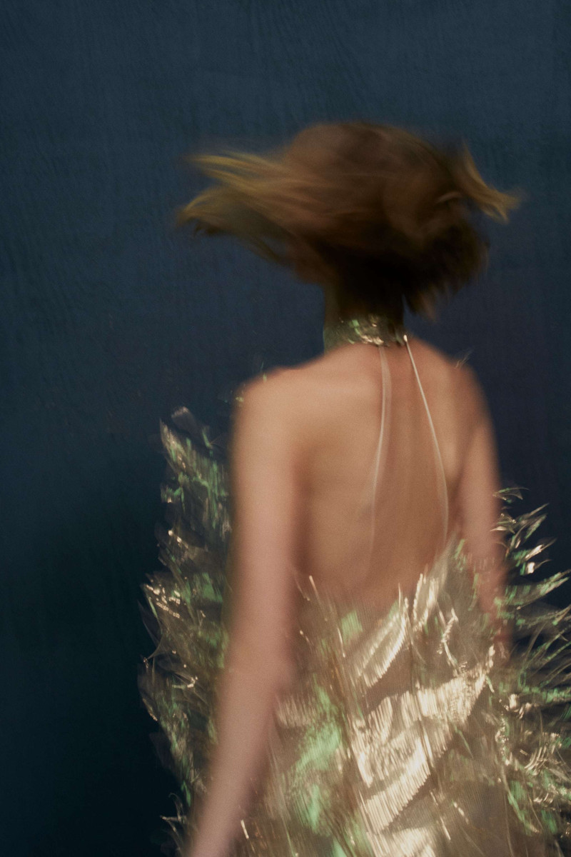 Quinn Elin Mora featured in  the Zara Serie 87 advertisement for Winter 2021