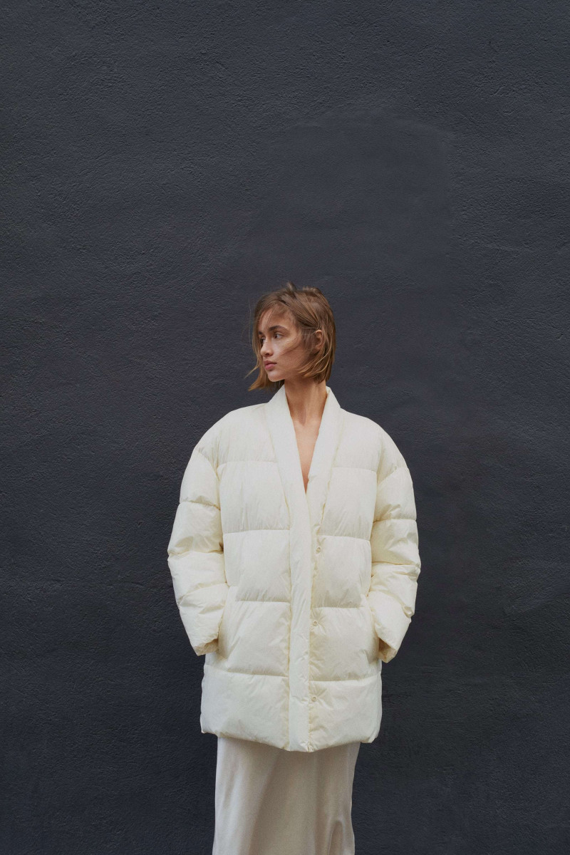 Quinn Elin Mora featured in  the Zara Serie 87 advertisement for Winter 2021