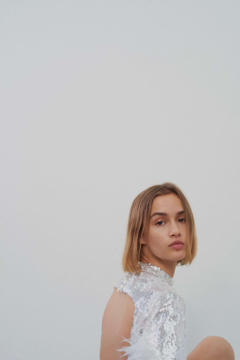 Quinn Elin Mora featured in  the Zara Serie 87 advertisement for Winter 2021