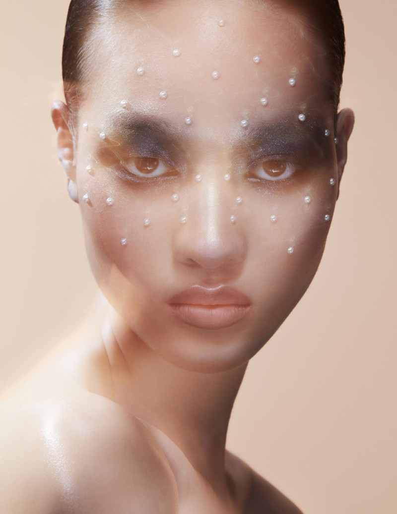Chloe Oh featured in  the Zara Glitter Bomb advertisement for Spring/Summer 2022