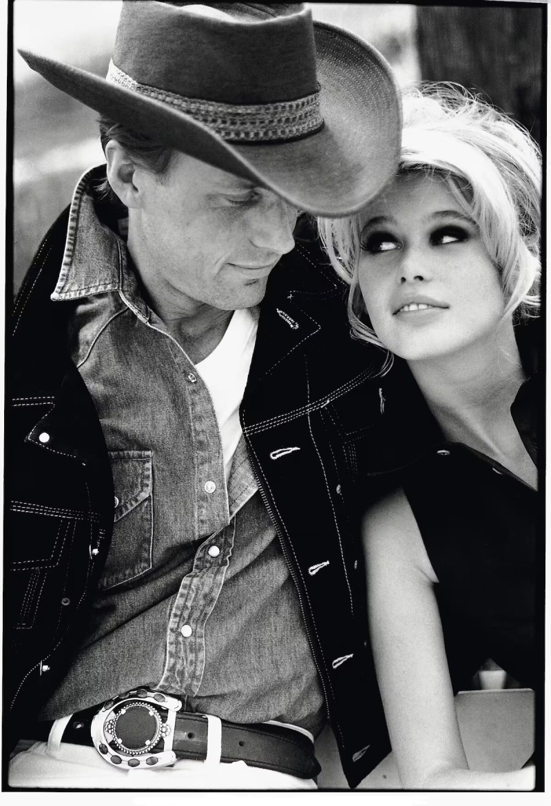 Claudia Schiffer featured in  the Guess advertisement for Spring/Summer 1989