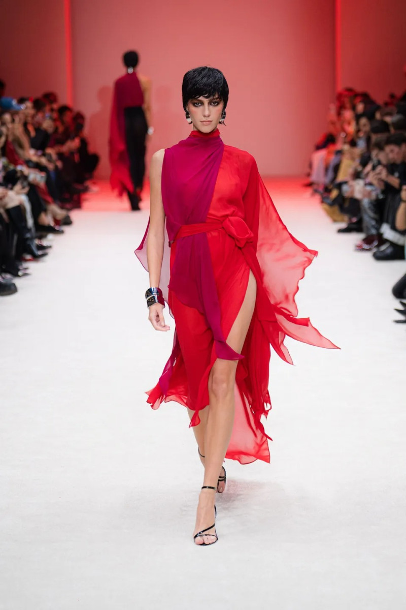 Julia Ardon featured in  the Alfredo Martinez fashion show for Spring/Summer 2025