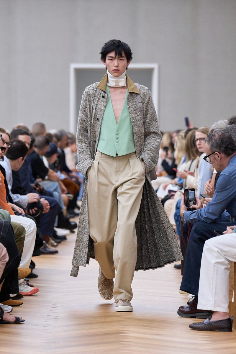 Liu Qinzheng featured in  the Dior Homme fashion show for Spring/Summer 2026