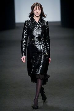 Alessandro Dell\'Acqua fashion show for Autumn/Winter 2004