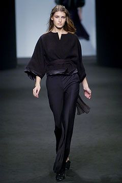 Alessandro Dell\'Acqua fashion show for Autumn/Winter 2004