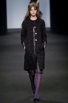 Alessandro Dell\'Acqua fashion show for Autumn/Winter 2004