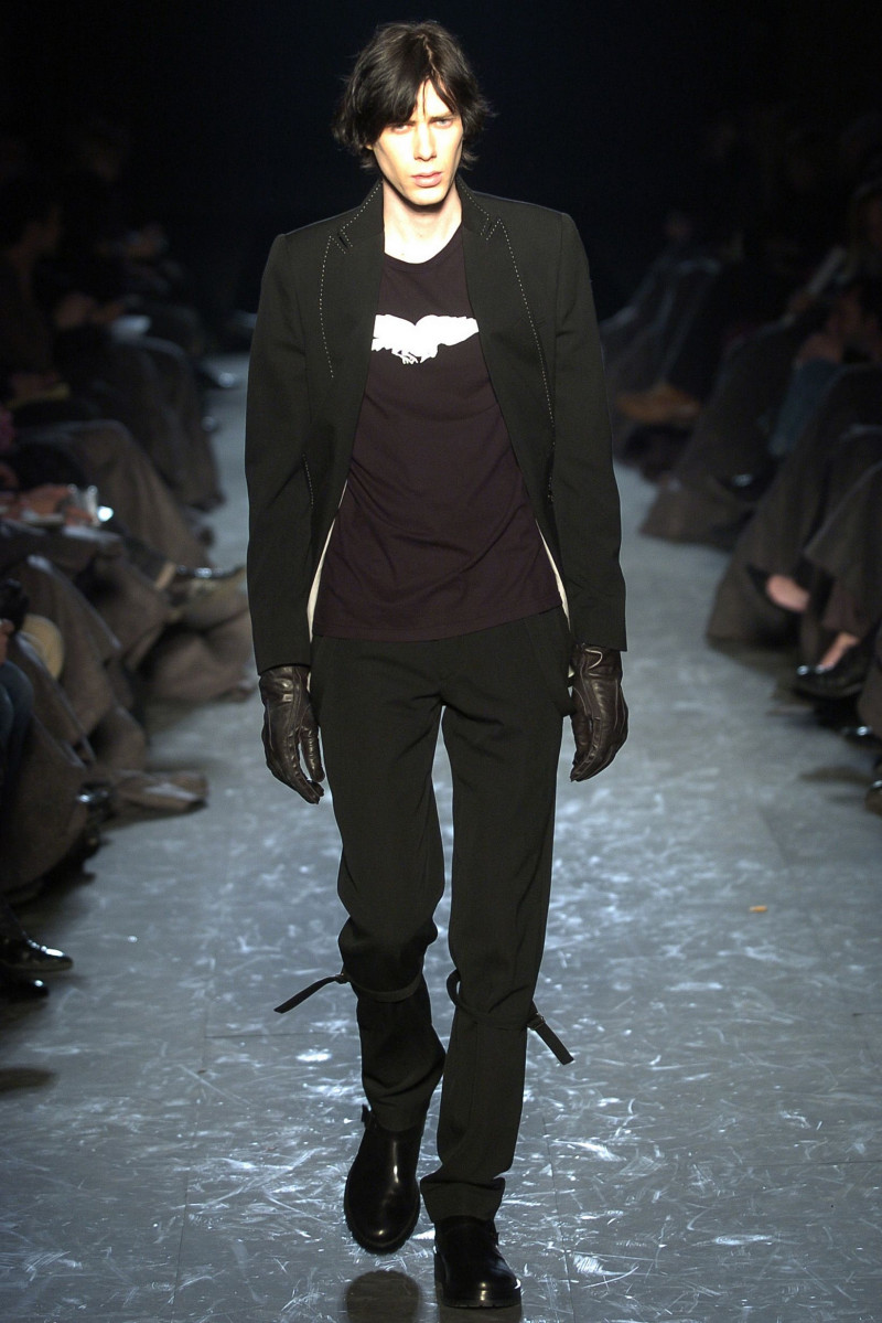 Ann Demeulemeester fashion show for Autumn/Winter 2004
