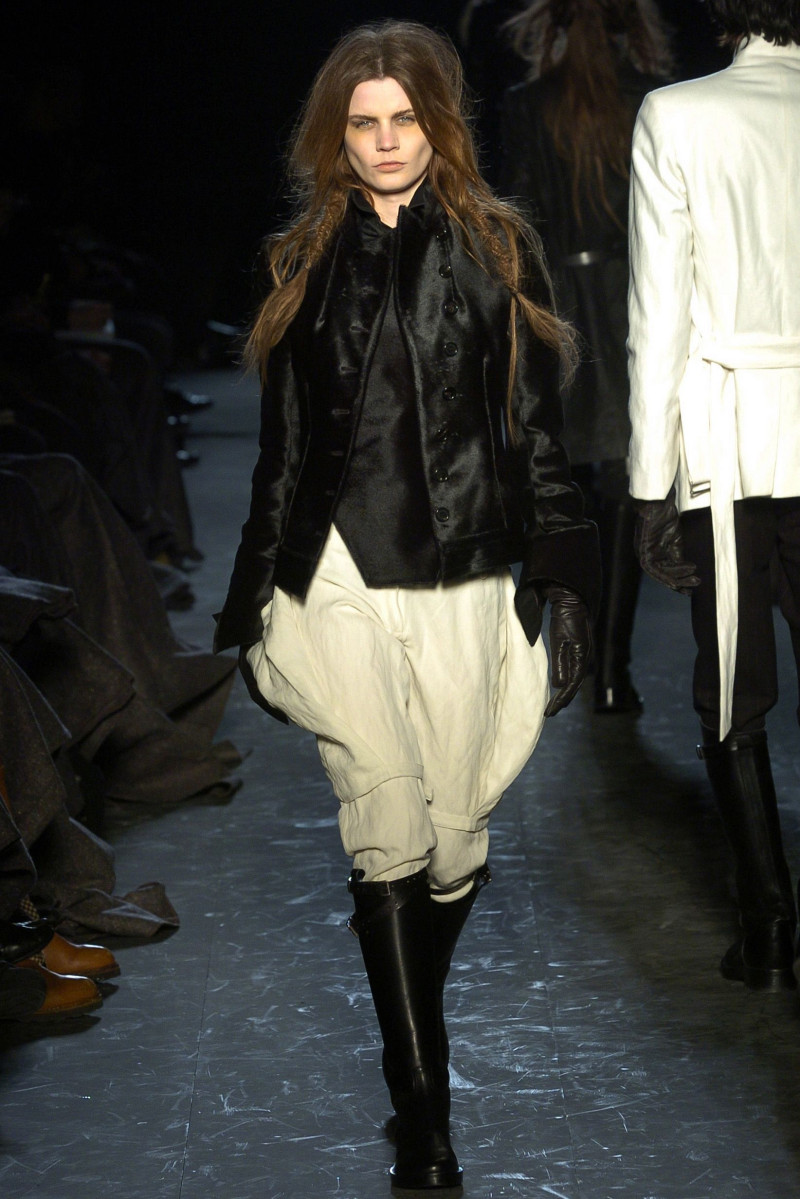 Ann Demeulemeester fashion show for Autumn/Winter 2004