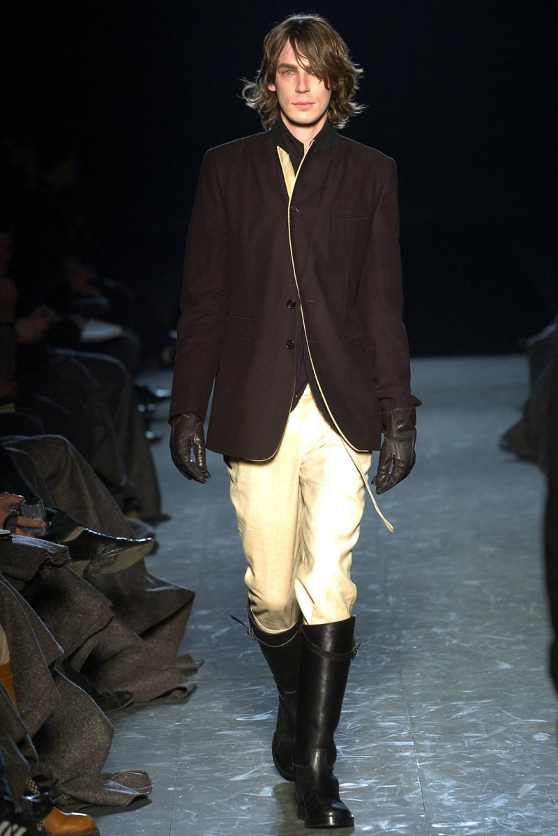 Ann Demeulemeester fashion show for Autumn/Winter 2004