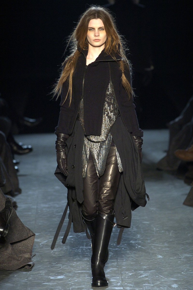 Ann Demeulemeester fashion show for Autumn/Winter 2004