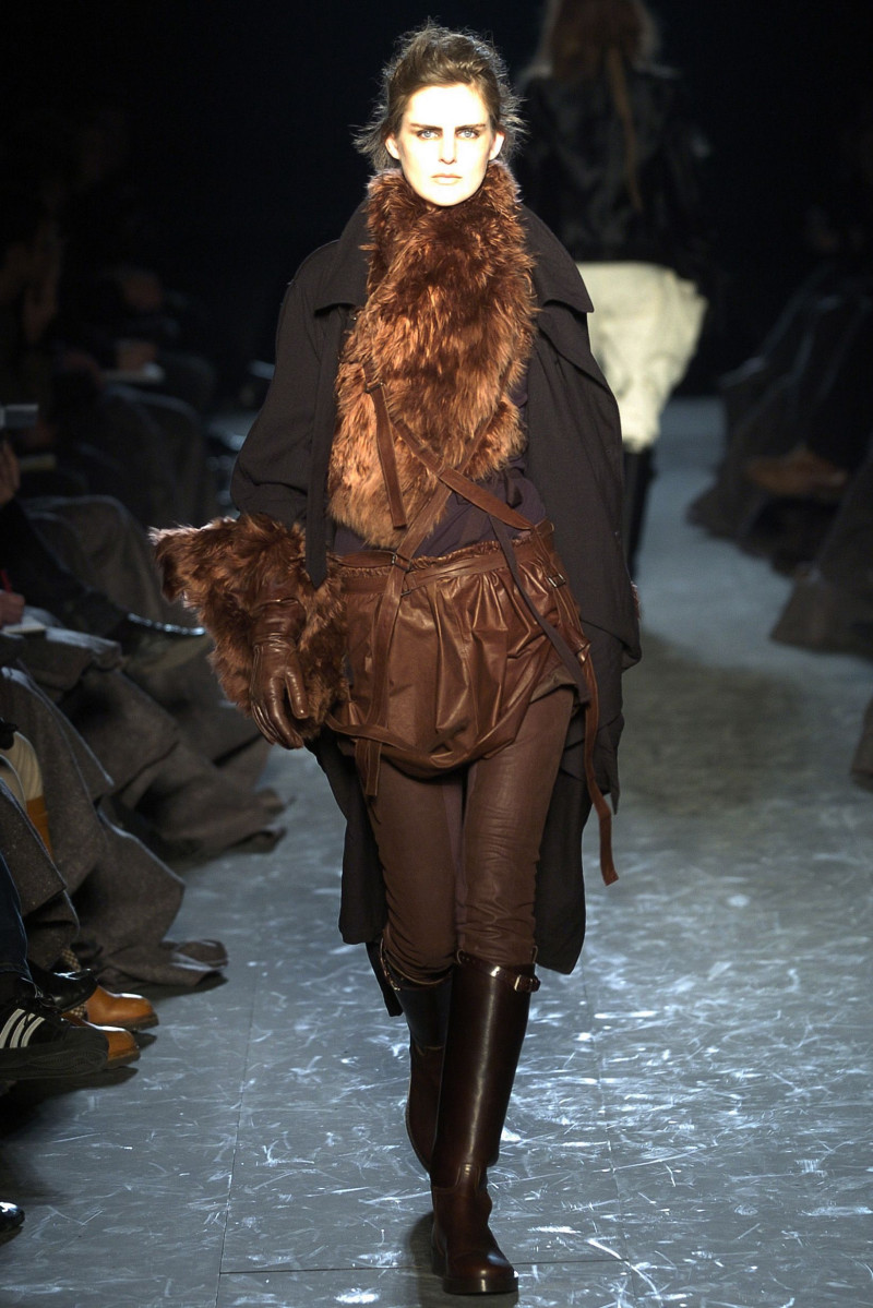 Ann Demeulemeester fashion show for Autumn/Winter 2004
