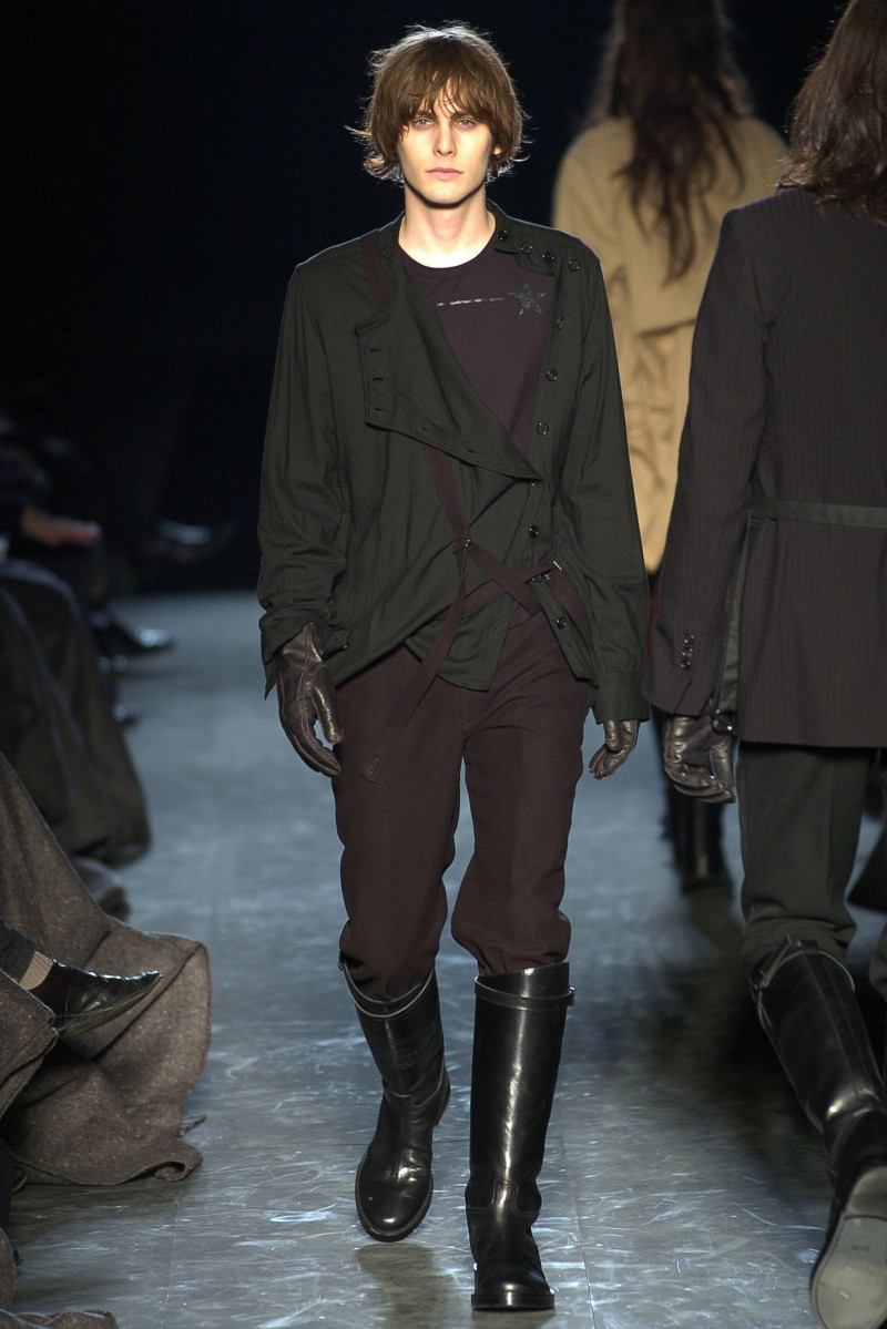Ann Demeulemeester fashion show for Autumn/Winter 2004