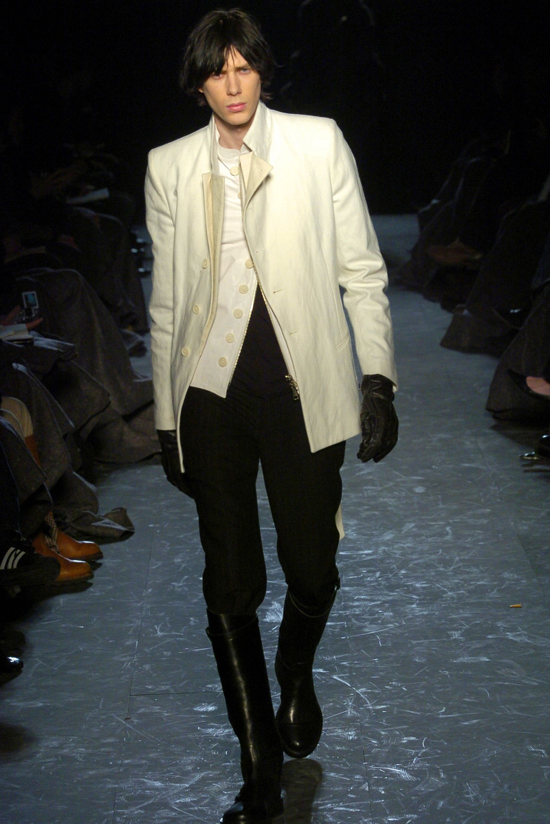Ann Demeulemeester fashion show for Autumn/Winter 2004