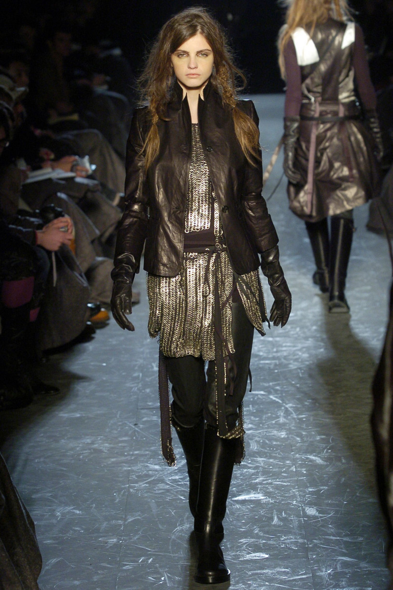Ann Demeulemeester fashion show for Autumn/Winter 2004