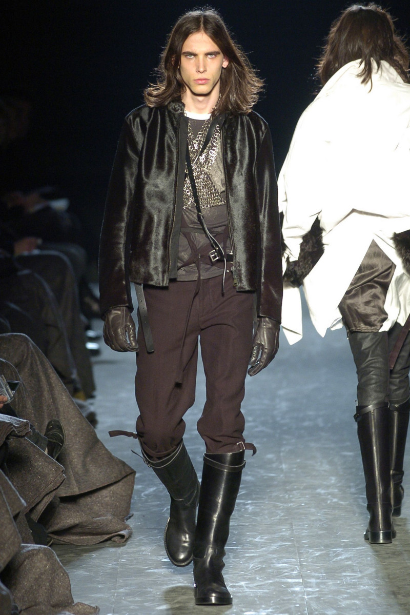 Ann Demeulemeester fashion show for Autumn/Winter 2004