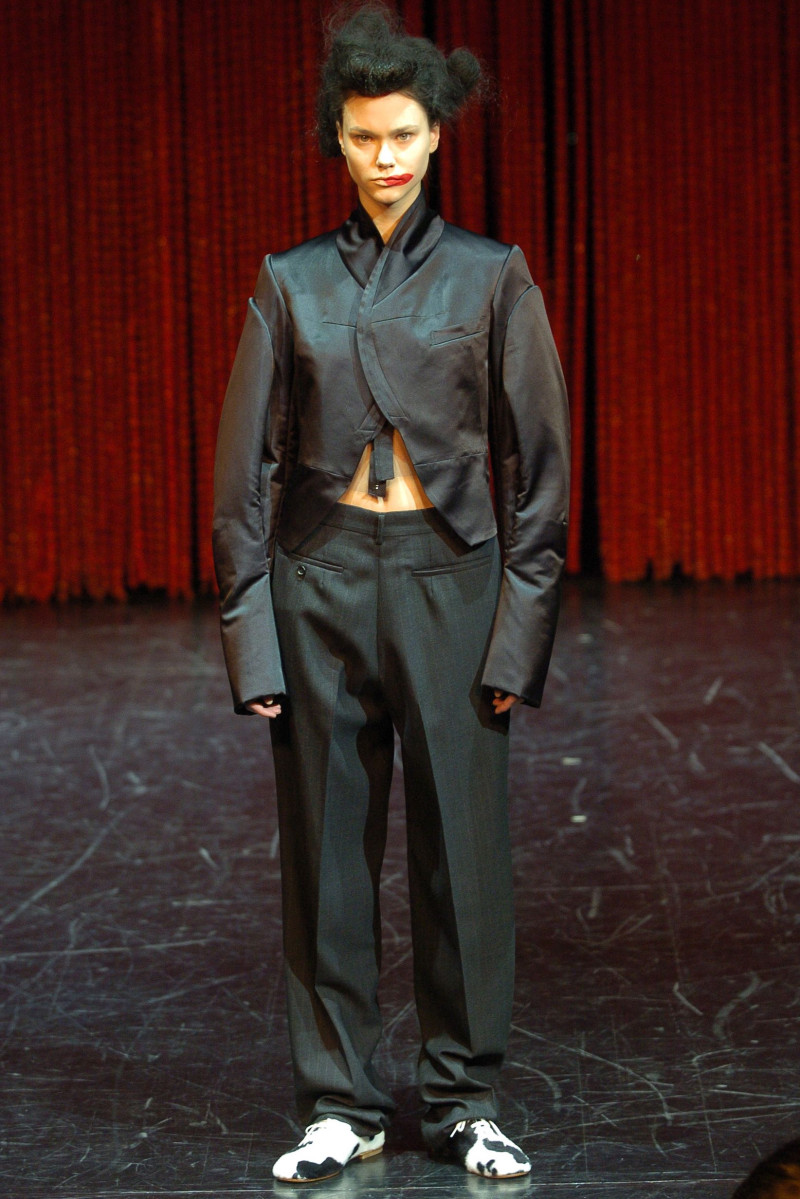 Clements Ribeiro fashion show for Autumn/Winter 2004