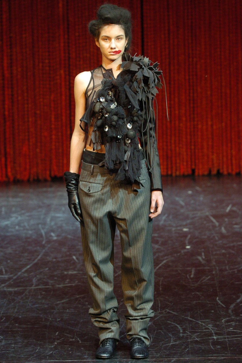 Clements Ribeiro fashion show for Autumn/Winter 2004