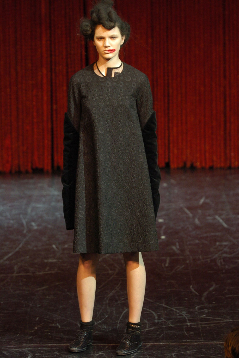 Clements Ribeiro fashion show for Autumn/Winter 2004