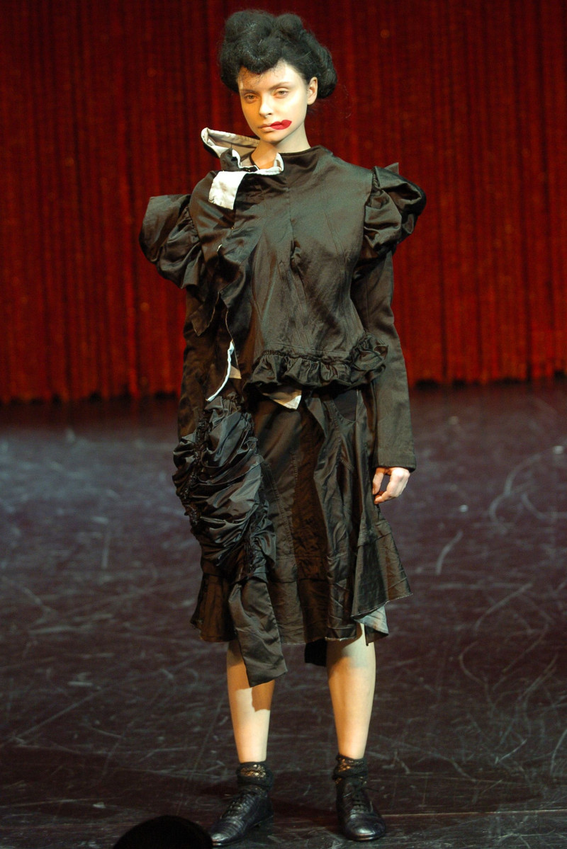Clements Ribeiro fashion show for Autumn/Winter 2004