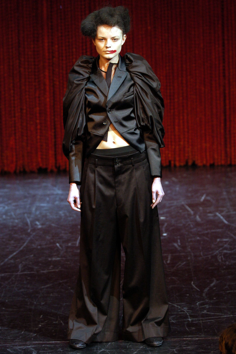 Clements Ribeiro fashion show for Autumn/Winter 2004