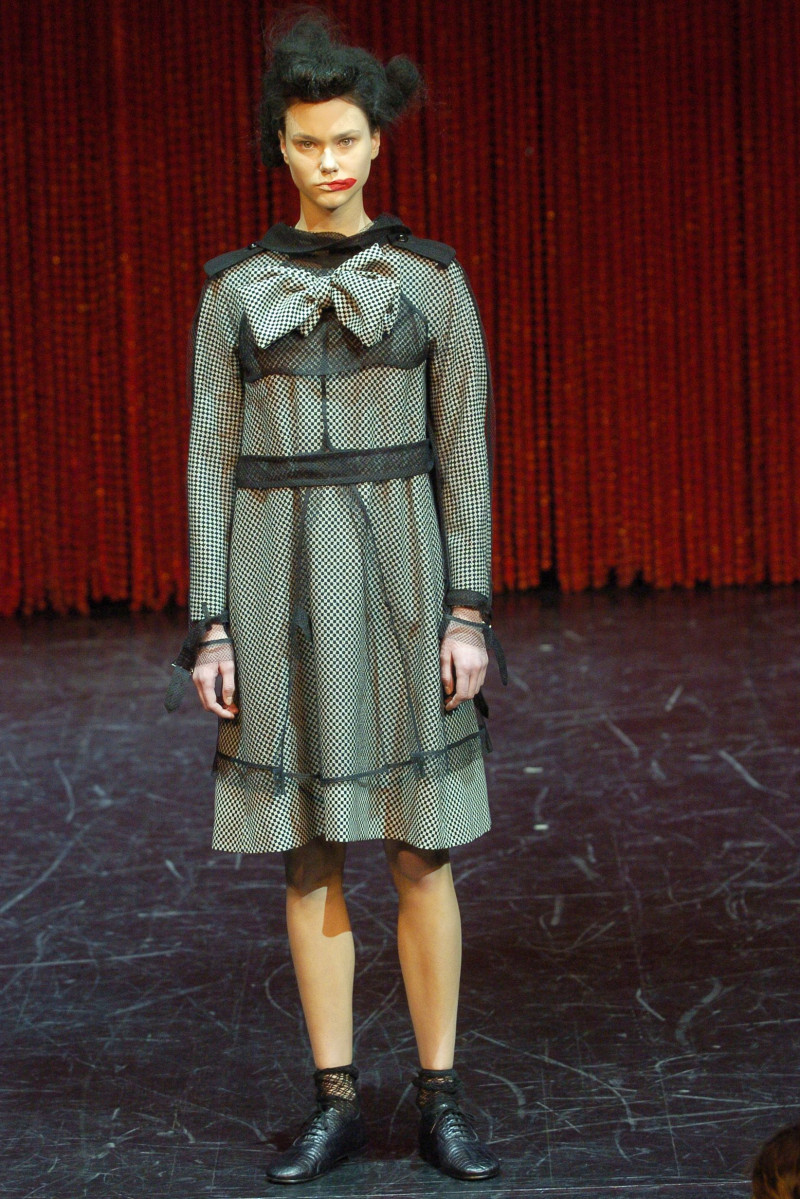 Comme des Garçons fashion show for Autumn/Winter 2004