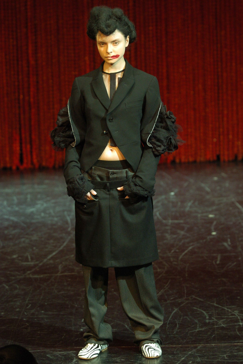 Comme des Garçons fashion show for Autumn/Winter 2004